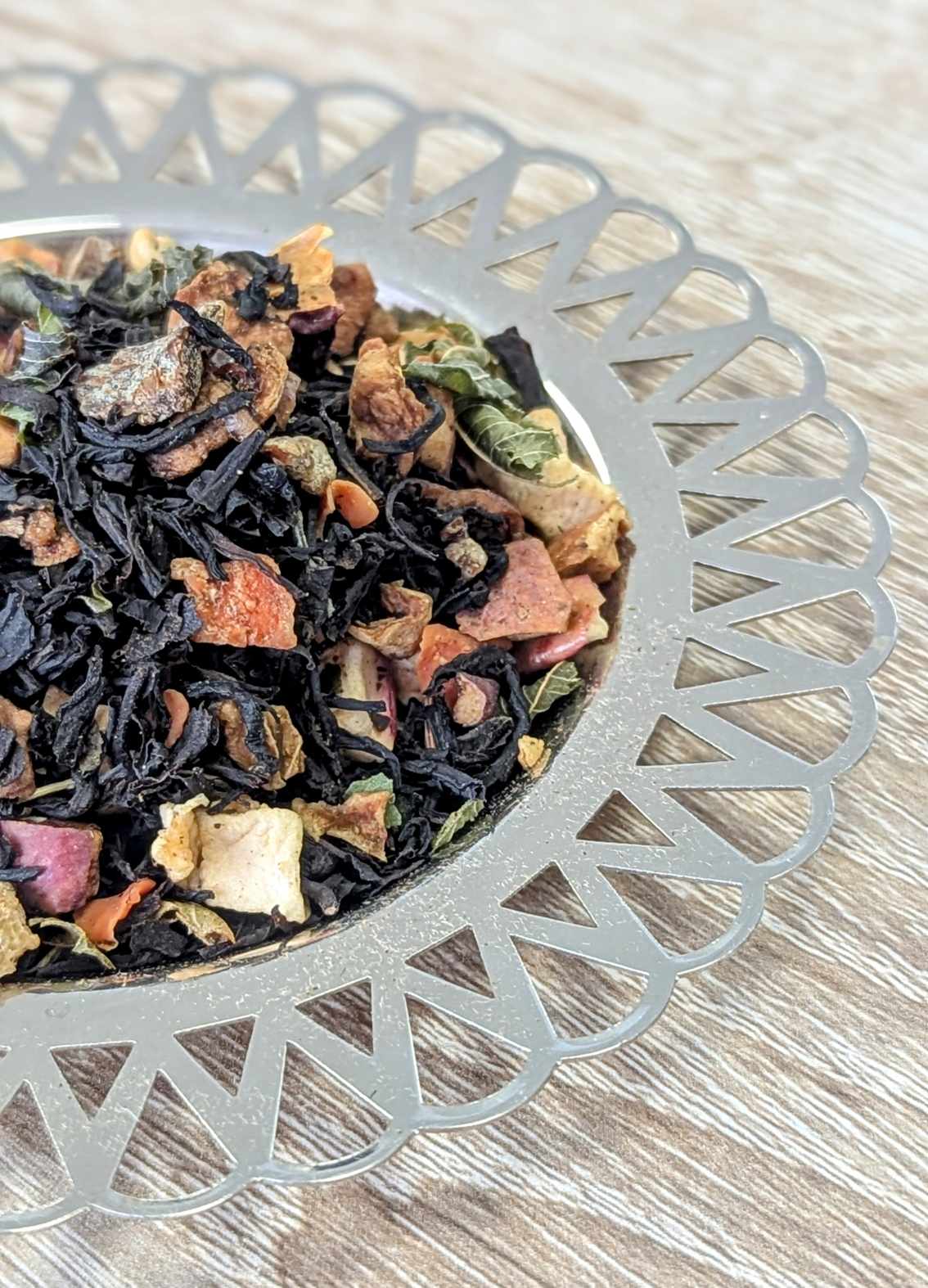 Black tea with pear and Dades 