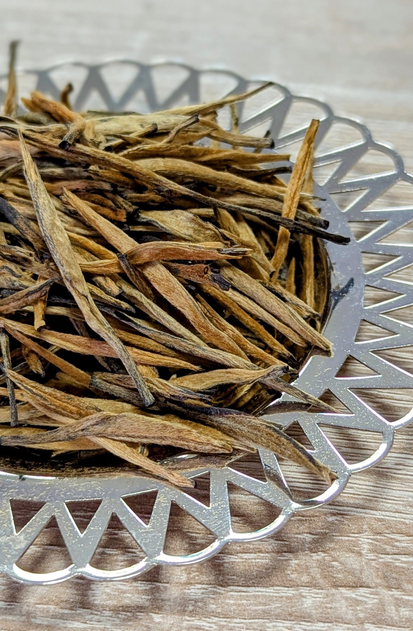 Da Jin Zhen Black Tea - Giant Golden Needle - Tea Topia