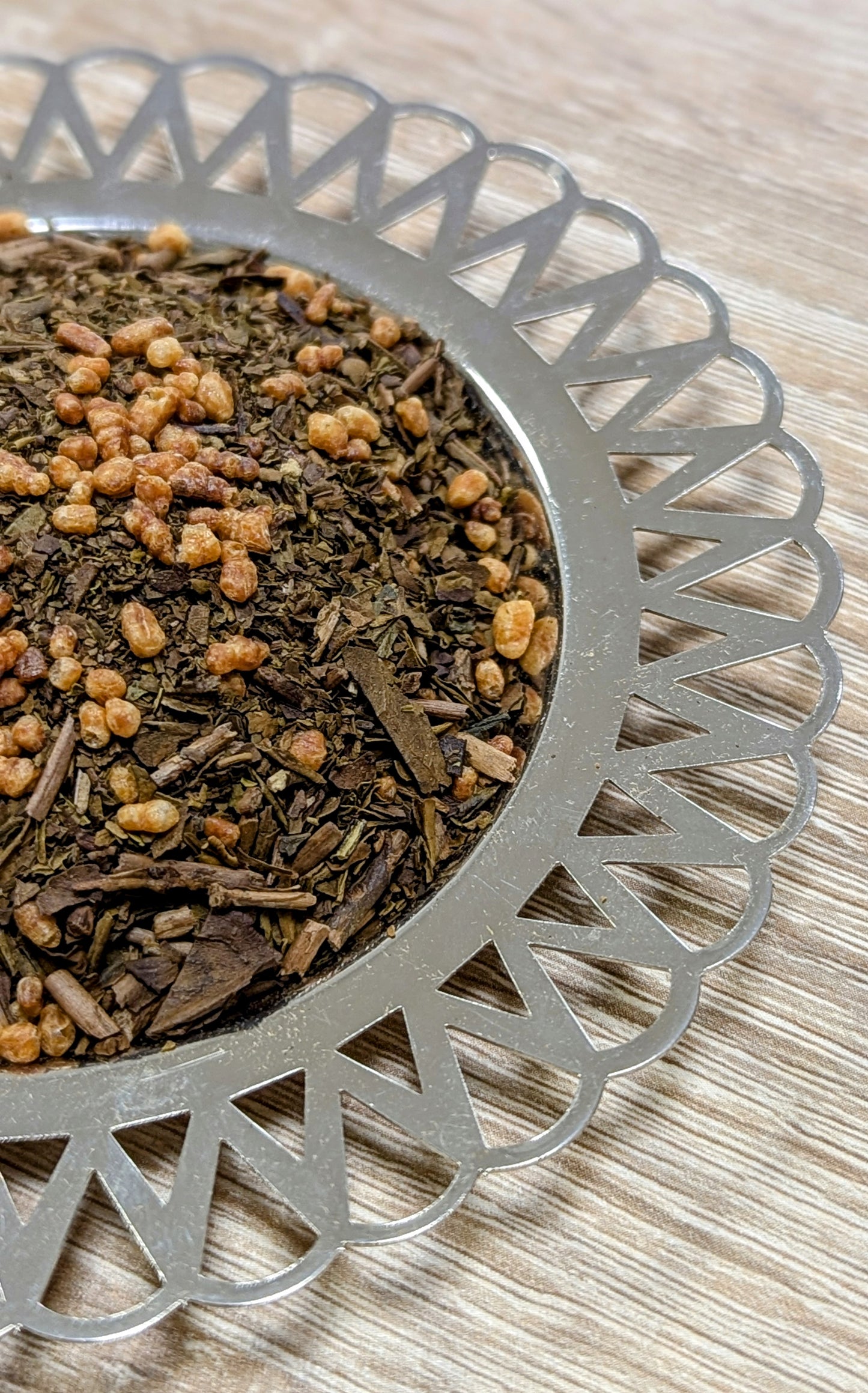 Roasted green tea hojicha and roasted rice 