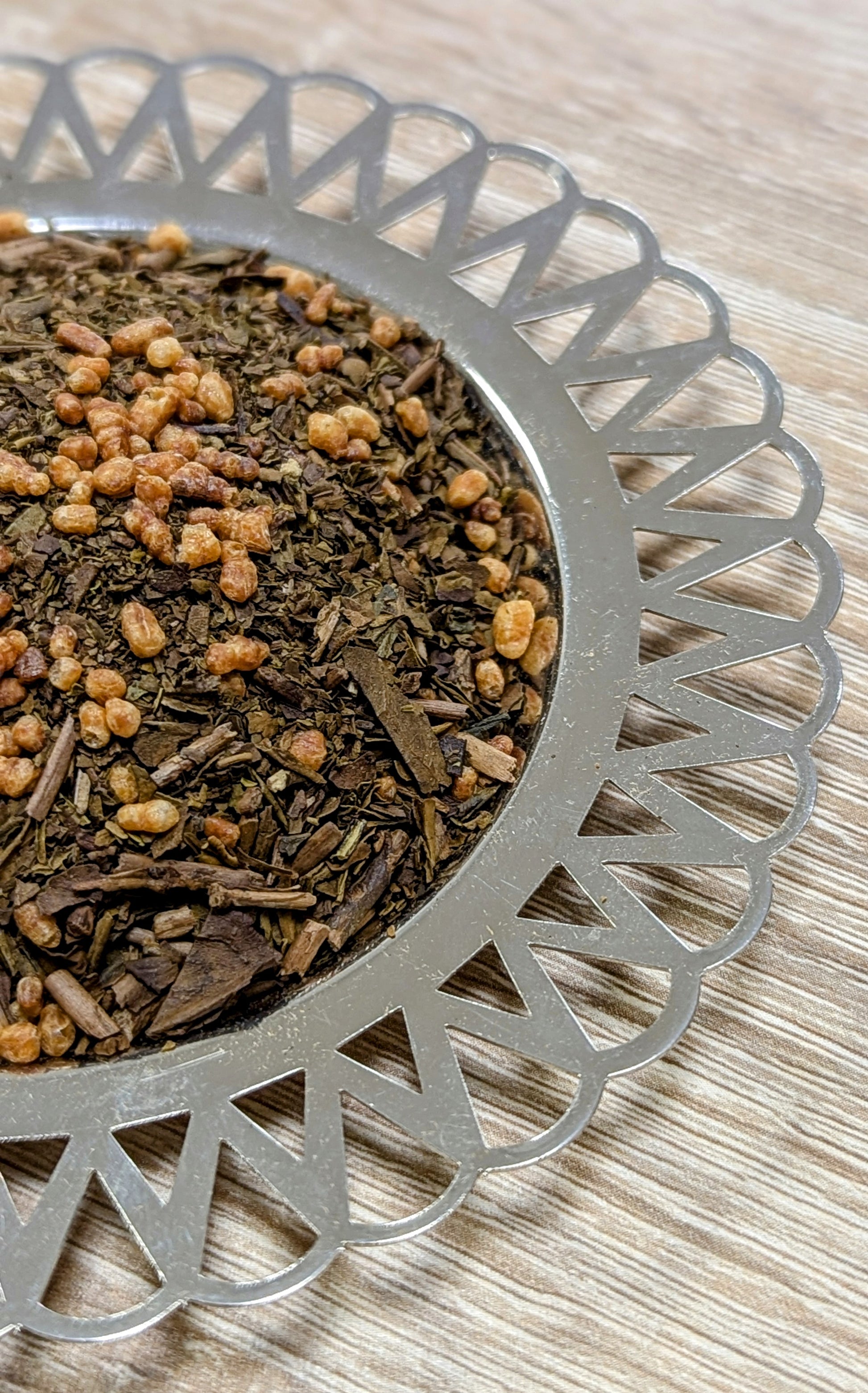 Roasted green tea hojicha and roasted rice 