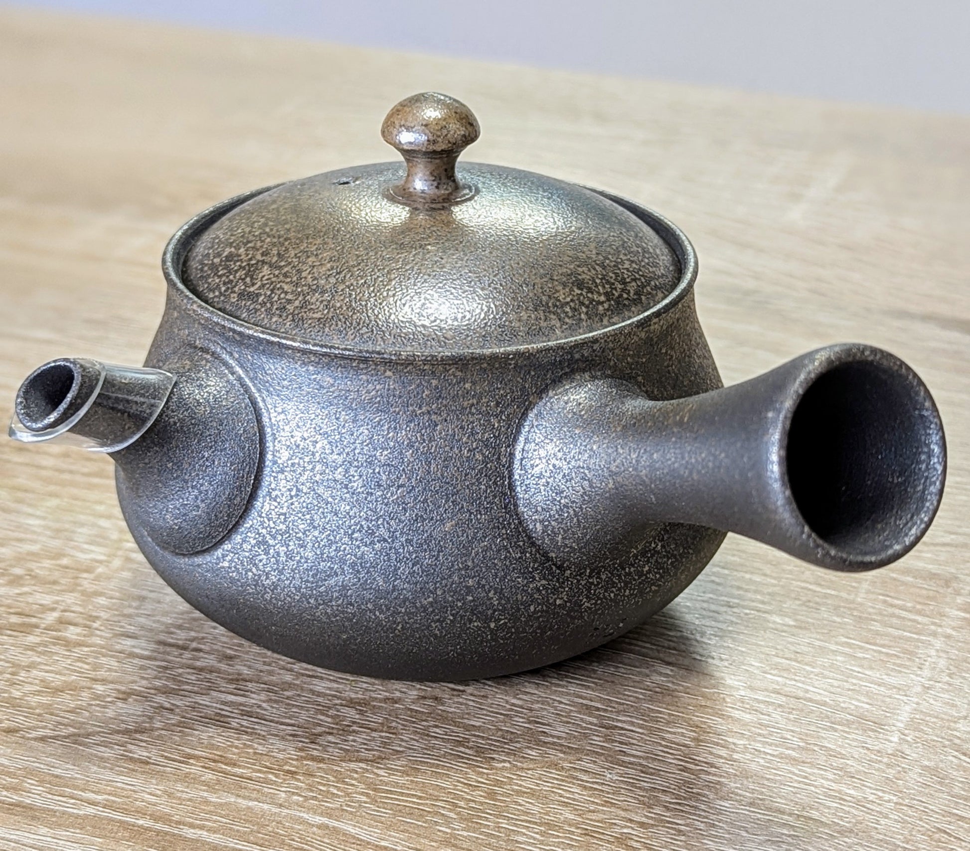 Tokoname Teapot by Sadawa Tomohiro 5 - Tea Topia